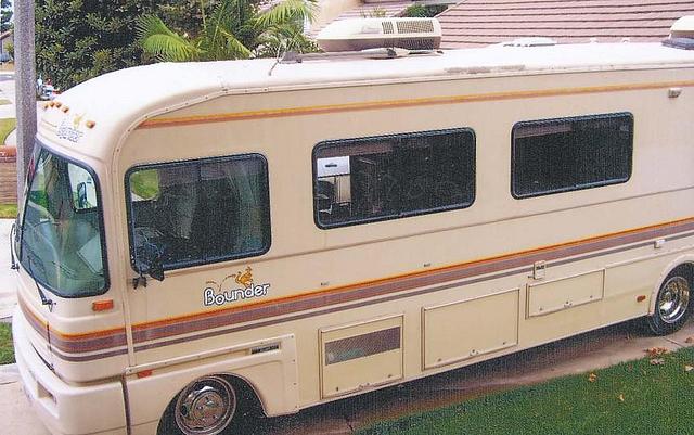 1990 FLEETWOOD BOUNDER SANTA ANA CA Photo #0026184A