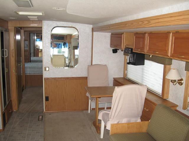 2000 WINNEBAGO ADVENTURER 37G North Smithfie RI 02896 Photo #0026330K