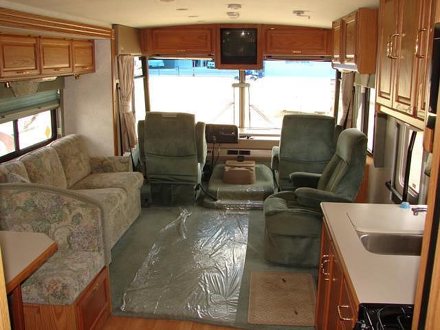 2000 WINNEBAGO BRAVE 35C New Braunfels TX 78130 Photo #0026333A