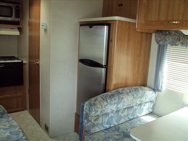 2001 COACHMEN CATALINA LITE 221RK Cambridge OH 43725 Photo #0026405A