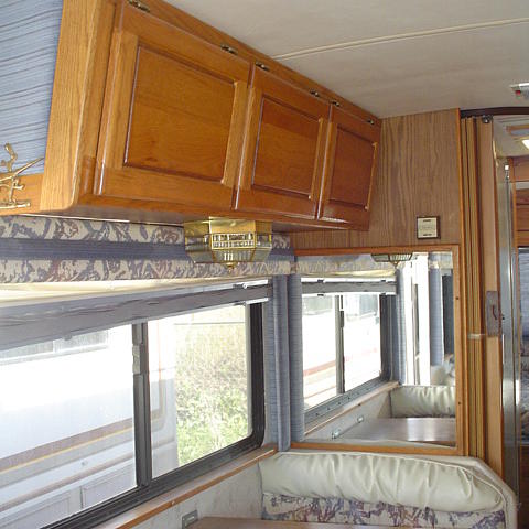 1995 AIRSTREAM LAND YACHT 30 Longmont CO 80504 Photo #0026491A