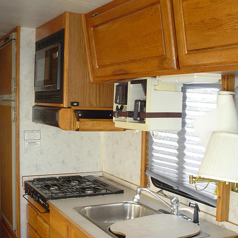 1995 AIRSTREAM LAND YACHT 30 Longmont CO 80504 Photo #0026491A