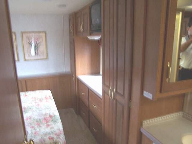 2001 HOLIDAY RAMBLER ENDEAVOR 35PBD (BW) St Cloud MN 56301 Photo #0026508D