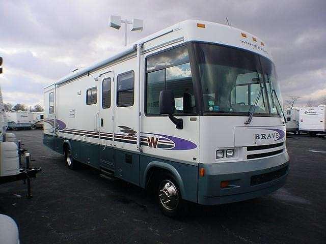 2001 WINNEBAGO BRAVE 33V Troy OH 45373 Photo #0026716G