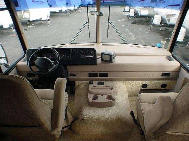 2001 WINNEBAGO BRAVE 33V Troy OH 45373 Photo #0026716G