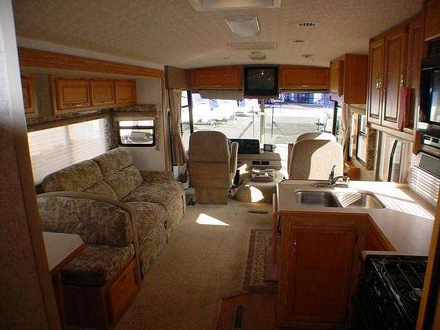 2001 WINNEBAGO BRAVE 33V Troy OH 45373 Photo #0026716G