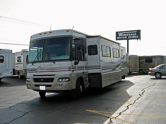 2004 WINNEBAGO ADVENTURER 38 G Rockford IL 61103 Photo #0028001A