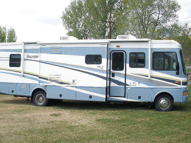 2005 Bounder 34 F Rock Island WA Photo #0028048A