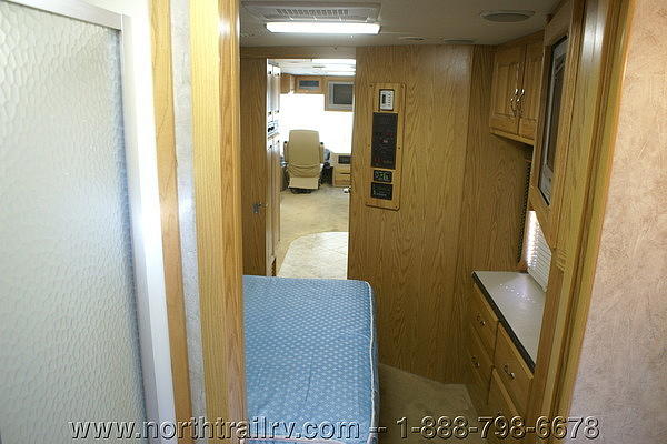 2005 HOLIDAY RAMBLER ENDEAVOR 40DST Ft Myers FL 33905 Photo #0028353A