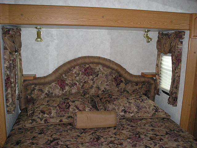 2005 KEYSTONE MONTANA 3650 Panama City FL 32405 Photo #0028470D