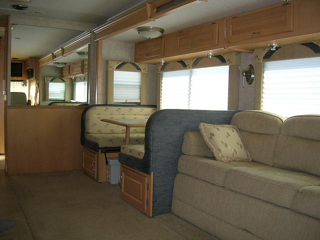 2005 NATIONAL RV DOLPHIN 5375 Rapid City SD 57702 Photo #0028546A