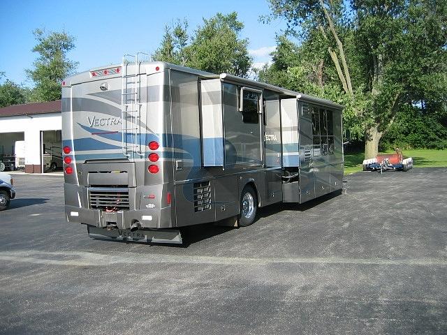 2005 WINNEBAGO VECTRA 40 FD Rockford IL 61103 Photo #0028633A