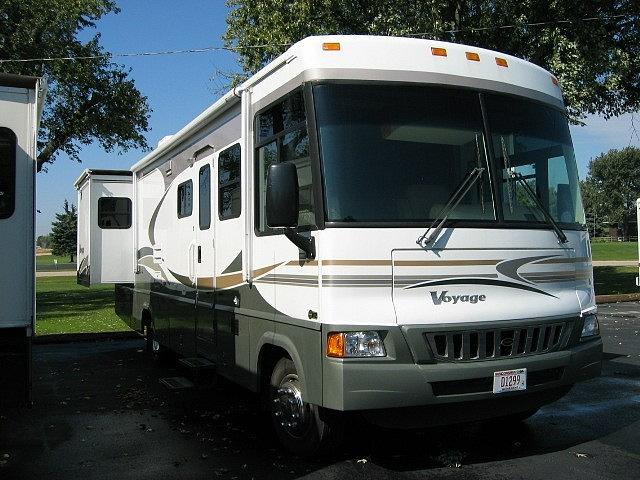 2005 WINNEBAGO VOYAGE 33V Rockford IL 61103 Photo #0028636A