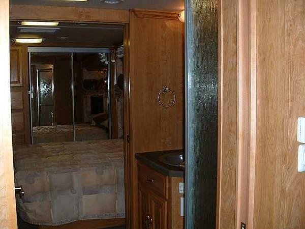 2006 Coachmen 384TS SE - CROSS COUNTRY Warren MI 48092 Photo #0028685A