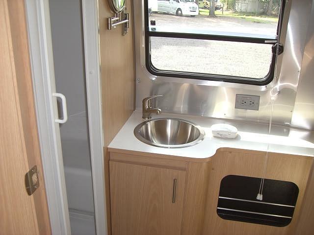 2008 AIRSTREAM SAFARI SPORT 17 Dover FL 33527 Photo #0030351A