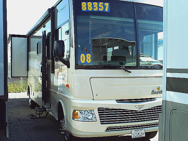 2008 FLEETWOOD BOUNDER 35E Irvine CA 92618 Photo #0030692A