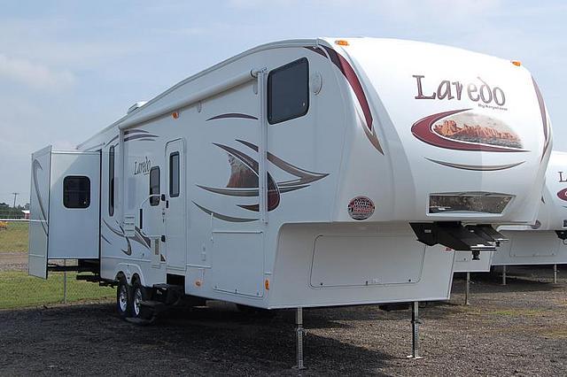 2010 KEYSTONE LAREDO 321 BH Poteau OK 74953 Photo #0032290A