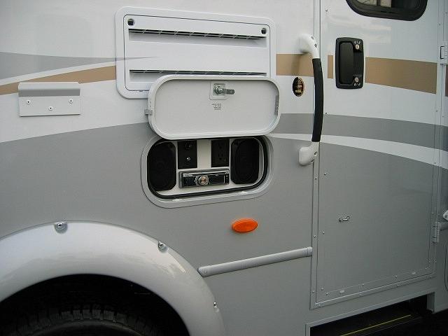 2010 WINNEBAGO ASPECT 30 C Rockford IL 61103 Photo #0033111A