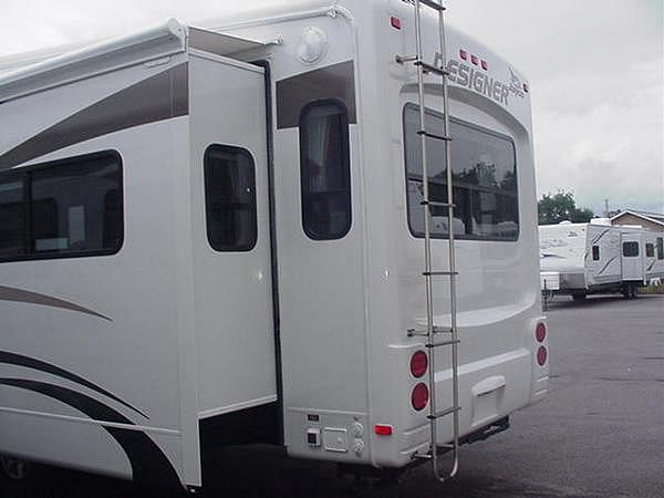 2010 Jayco 35RLTS DESIGNER Cogan Station PA 17728 Photo #0033156C