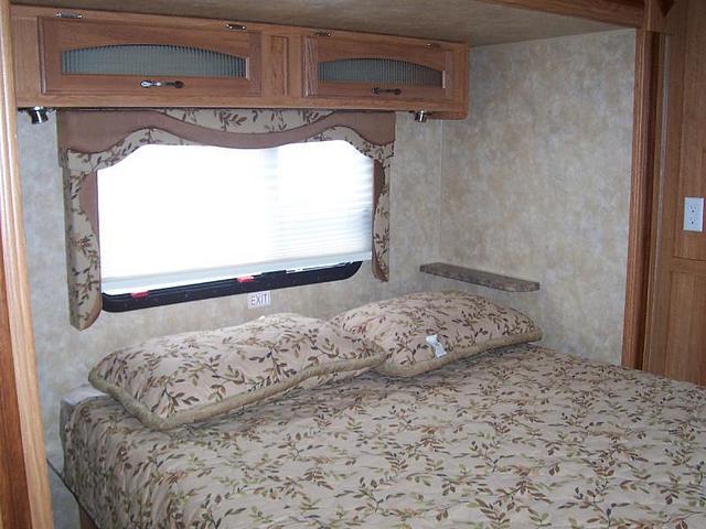 2010 JAYCO EAGLE 320RLDS Ashland KY 41102 Photo #0033208A