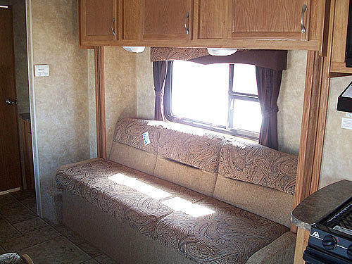 2010 JAYCO JAY FLIGHT 28BHS Riverside CA 92503 Photo #0033537D