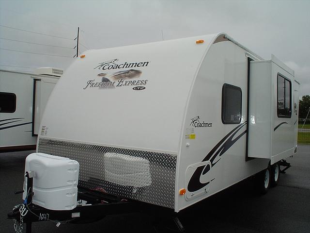 2010 COACHMEN FREEDOM EXPRESS 232 RBS Tucker GA 30084 Photo #0034169A