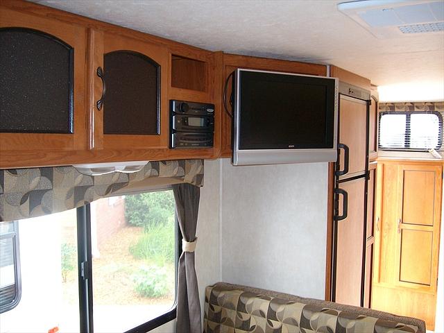 2010 COACHMEN FREEDOM EXPRESS 242RBS Mayfield KY 42066 Photo #0034171A