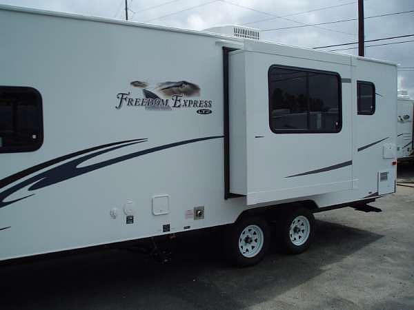 2010 Coachmen FREEDOM EXPRESS 242RBS Lexington SC 29072 Photo #0034174A