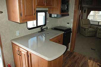 2010 COACHMEN WYOMING 338RLQS Palm Desert CA 92618 Photo #0034238A