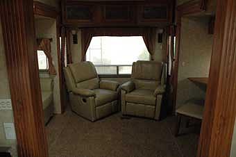 2010 COACHMEN WYOMING 338RLQS Palm Desert CA 92618 Photo #0034238A