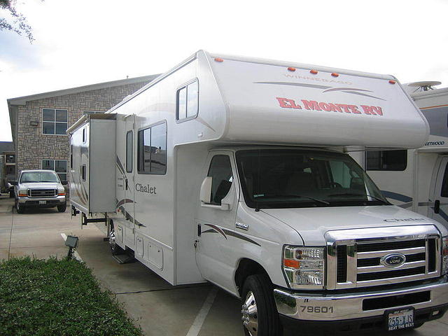 2009 WINNEBAGO CHALET 31JR McKinney TX 75070 Photo #0035855A