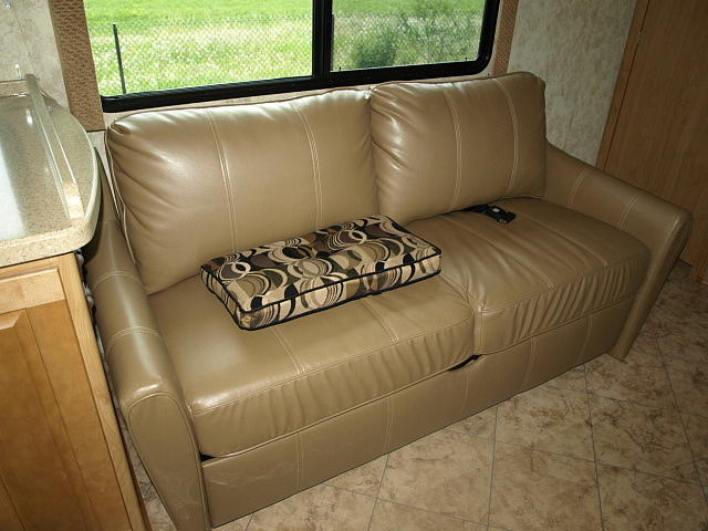 2009 WINNEBAGO DESTINATION 39N Wixom MI 48393 Photo #0035856B