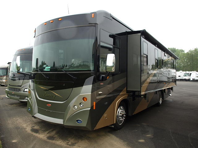 2009 WINNEBAGO JOURNEY 34Y Wixom MI 48393 Photo #0035879A