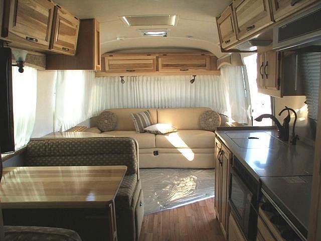 2010 AIRSTREAM CLASSIC 30 Katy TX 77494 Photo #0035975A