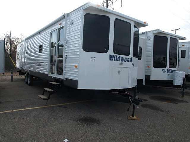 2009 FOREST RIVER RV WILDWOOD LODGE 392FLFB Wixom MI 48393 Photo #0036245A