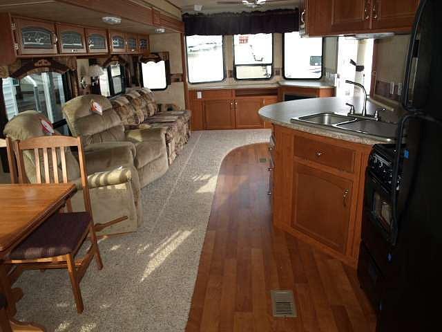 2009 FOREST RIVER RV WILDWOOD LODGE 392FLFB Wixom MI 48393 Photo #0036245A