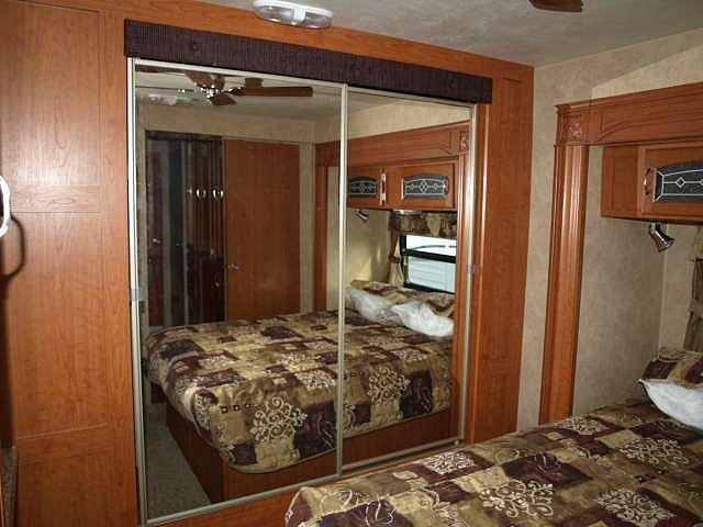 2009 FOREST RIVER RV WILDWOOD LODGE 392FLFB Wixom MI 48393 Photo #0036245A