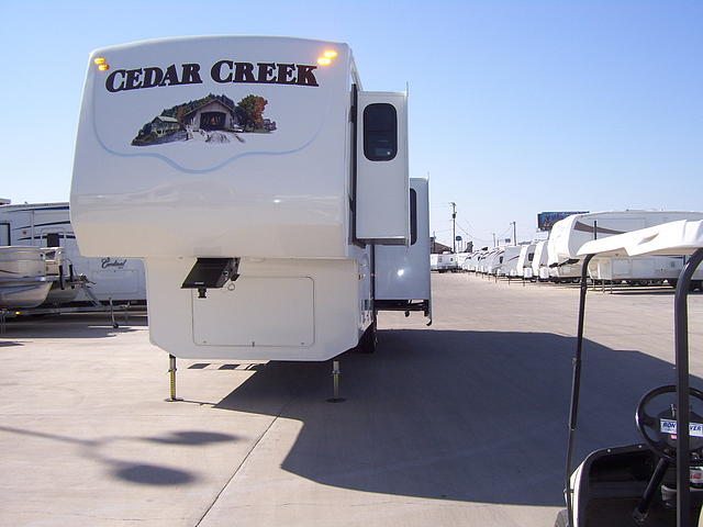 2009 FOREST RIVER CEDAR CREEK 37RDQS Donna TX 78537 Photo #0036281A