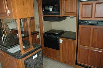 2009 HOLIDAY RAMBLER ALUMASCAPE 33SKQ Colton CA 92324 Photo #0036609A