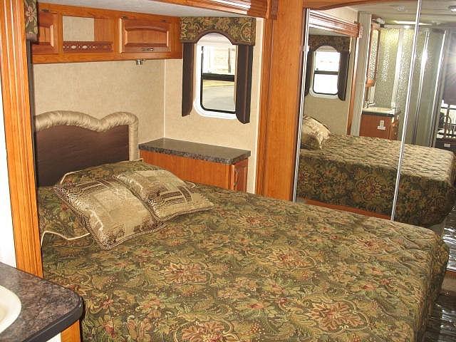 2009 HOLIDAY RAMBLER ALUMASCAPE SUITE 33SKQ Mayfield KY 42066 Photo #0036616A