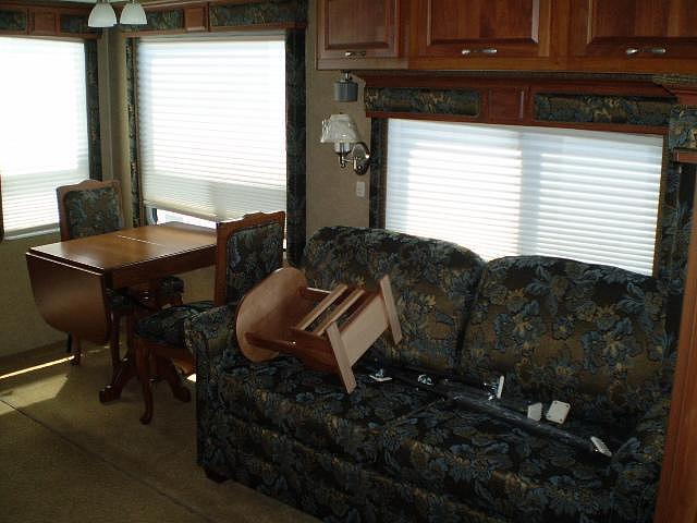 2009 HOLIDAY RAMBLER PRESIDENTIAL SUITE 36RLT Tucson AZ 85714 Photo #0036675A