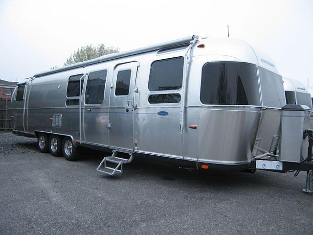 2009 AIRSTREAM CLASSIC LIMITED 34 FRONT Lakewood NJ 08701 Photo #0037238A