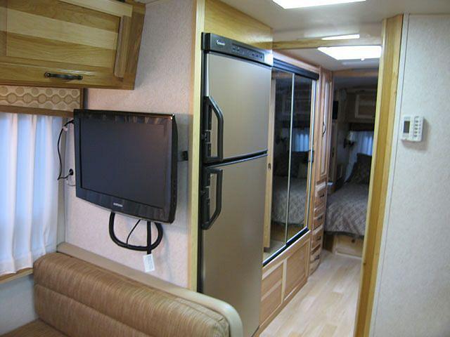 2009 AIRSTREAM CLASSIC LIMITED 34 FRONT Lakewood NJ 08701 Photo #0037238A