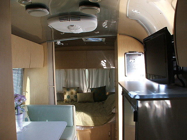 2009 AIRSTREAM FLYING CLOUD 20 Katy TX 77494 Photo #0037243A