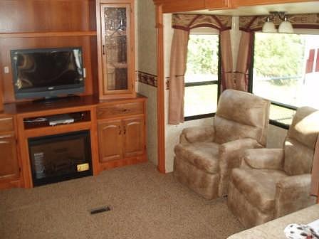 2009 COACHMEN WYOMING 335RETS Ellwood City PA 16117 Photo #0037600A