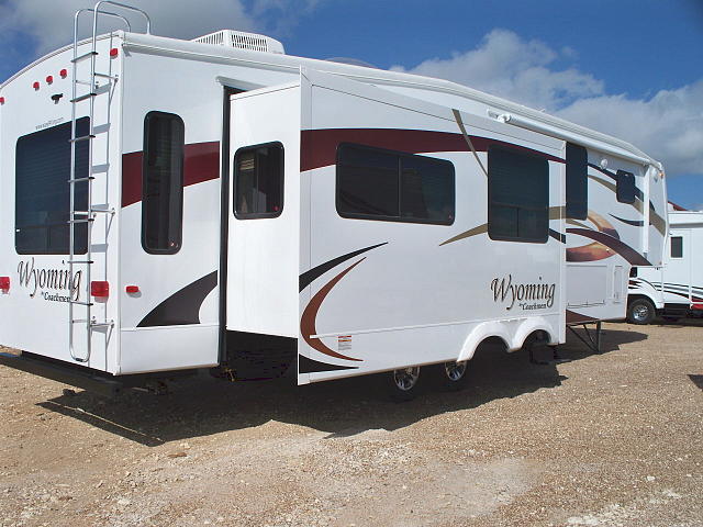 2009 COACHMEN WYOMING 364 SIQS Cleburne TX 76033 Photo #0037603A