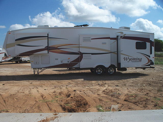 2009 COACHMEN WYOMING 364 SIQS Cleburne TX 76033 Photo #0037603A