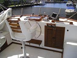 1981 Present Classic Trawler - Price Ft Lauderdale FL 33764 Photo #0037939A