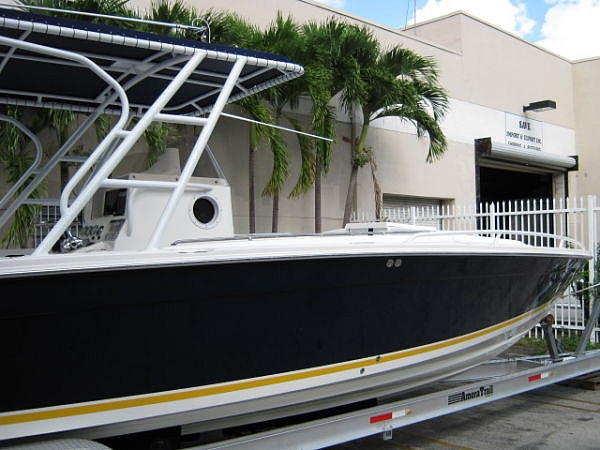 2004 Marlago Jefferson 35 SF Cuddy w/ Miami FL 33316 Photo #0038046A