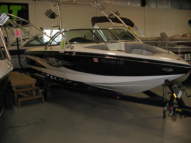 2005 SKI CENTURION Avalanche Fargo ND 58103 Photo #0038056A